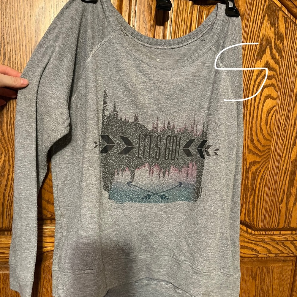 Scoop neck gray long sleeve